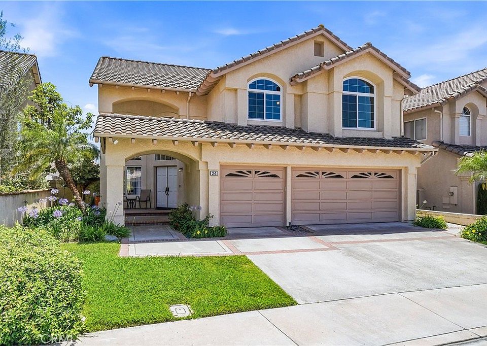 1st image of 24 Calabria Ln