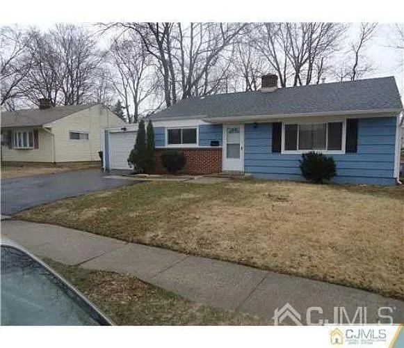 10 Comstock Rd photo 1