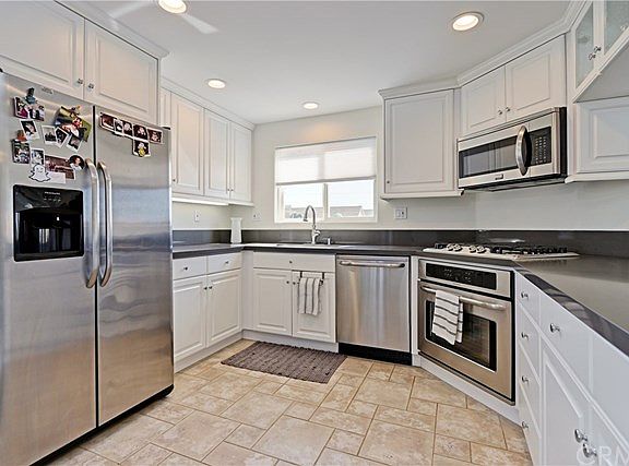 4th image of 1525 Artesia Blvd Unit A
