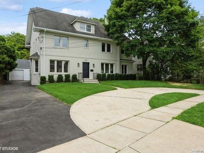 607 Broadway, Cedarhurst, NY, 11516