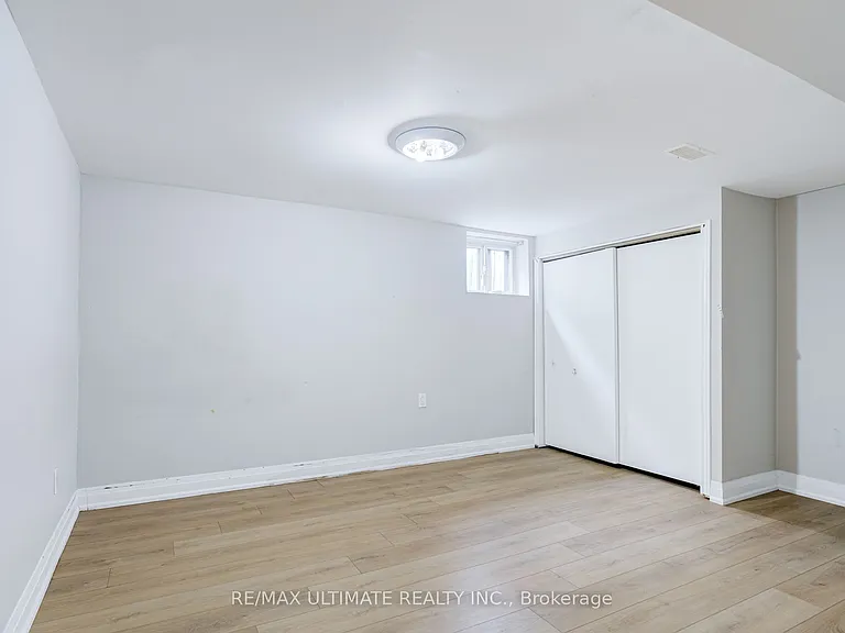 114 Canlish Rd — Photo 7