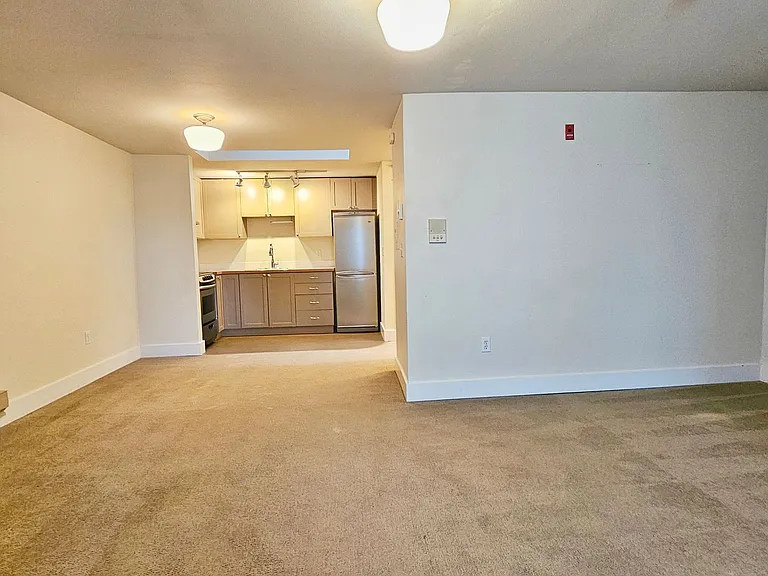 1419 Boylston Ave — Photo 9
