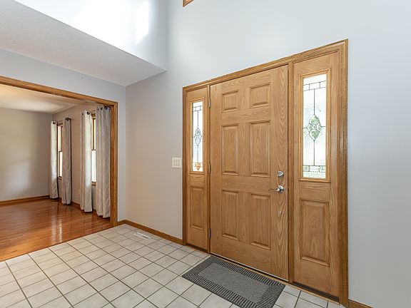 5th image of 906 Ridgeview Ct