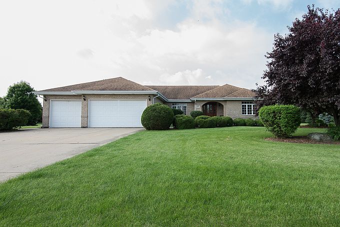 1st image of 614 Hazelwood Dr