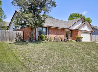 6211 E 74th St, Tulsa, OK 74136