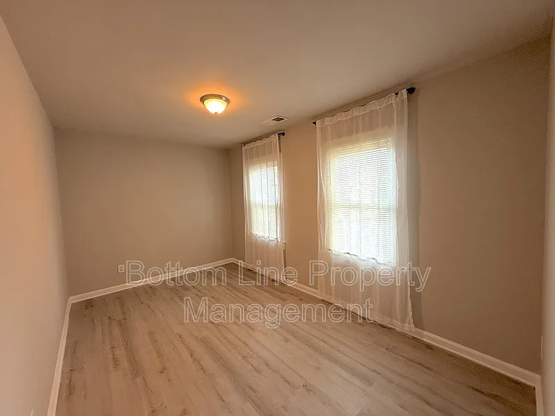 2 bed, 1.0 bath, 995 sqft, $1,495 — Photo 4