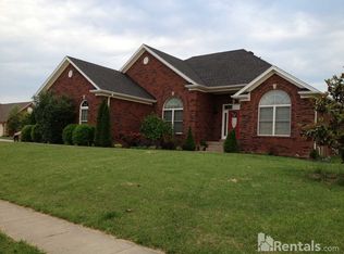 3200 Heritage Heights Way, Jeffersonville, IN 47130