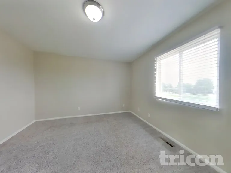 4318 Sunridge Dr — Photo 7