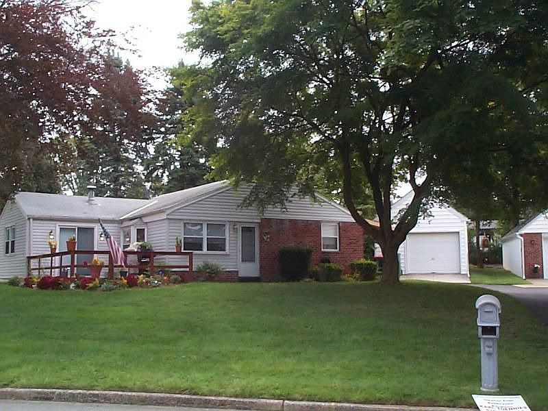 2nd image of 527 Powderhorn Rd