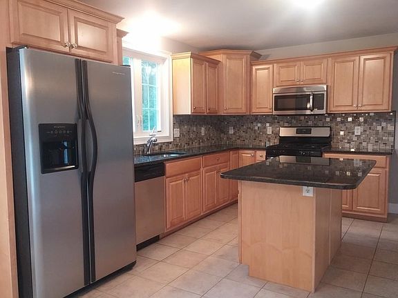 4th image of 583 Plymouth St #583