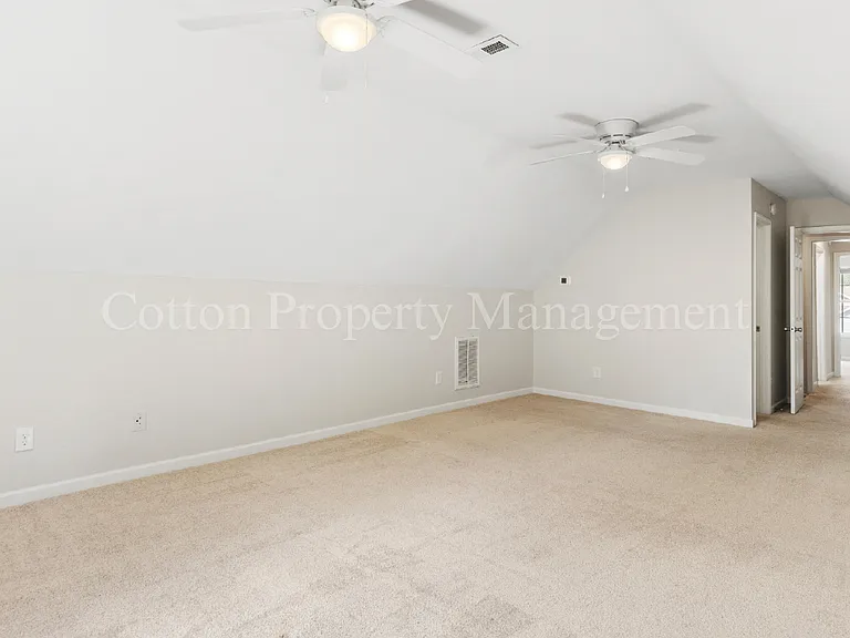 1010 Winterberry Cir — Photo 38