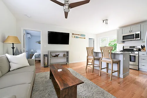 46 Maple St Photo 1