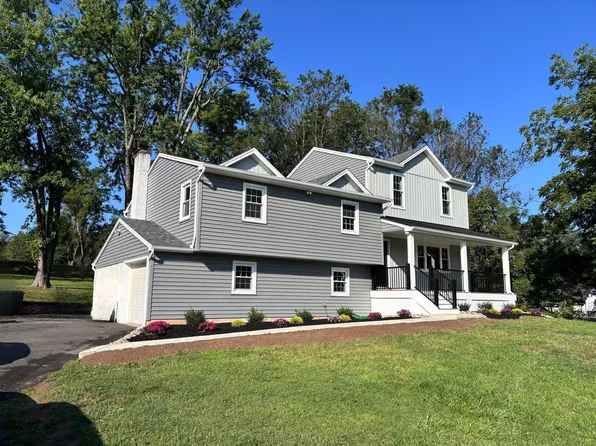 886 Sackettsford Rd, Warminster, PA 18974