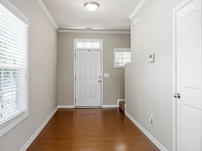 223 Station Dr — Photo 5