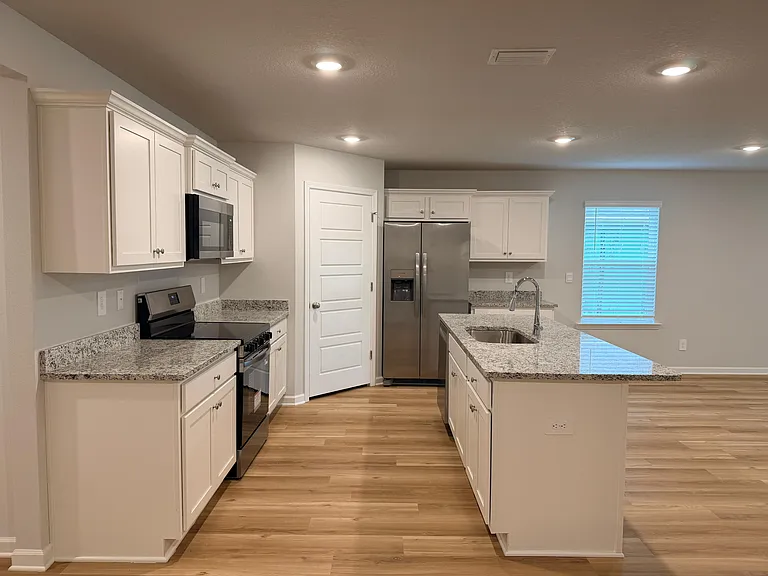 10555 Lowell St W — Photo 6
