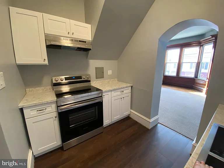 10 E Main St — Photo 3