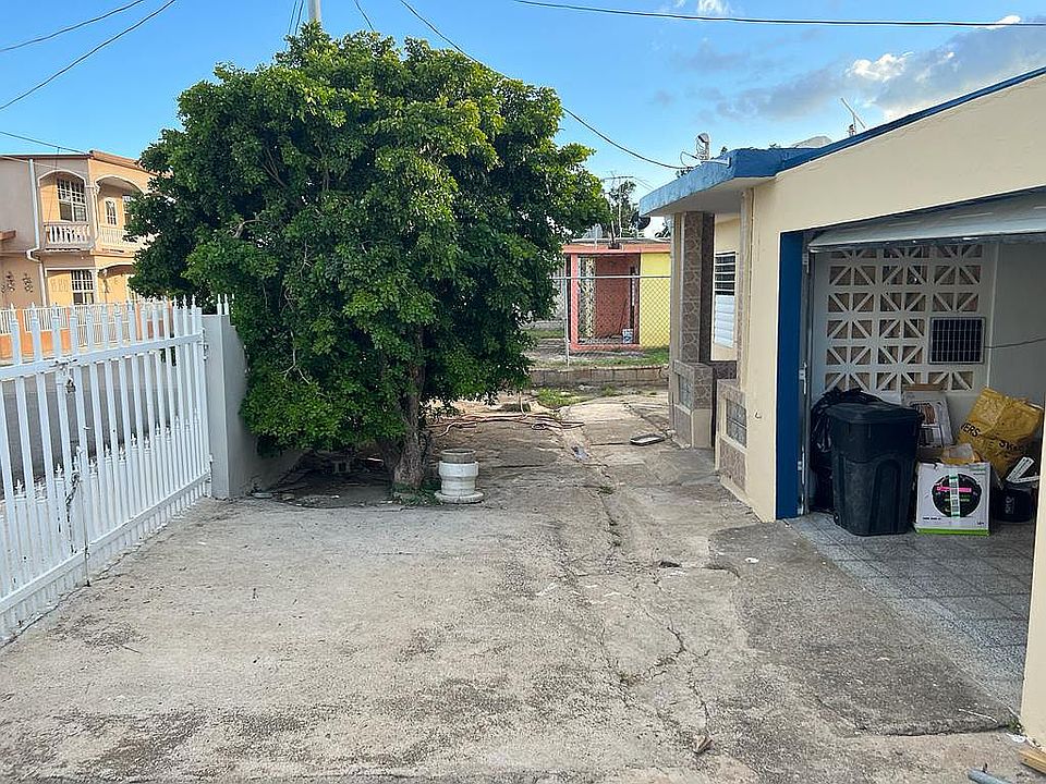 2nd image of 71 Calle Munoz Rivera Playita Cortada