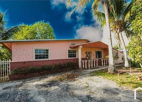 5 bed, 1082 sqft, $4,100 — Photo 3