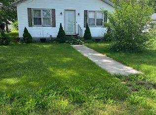 1596 E 1700 North Rd, Taylorville, IL 62568
