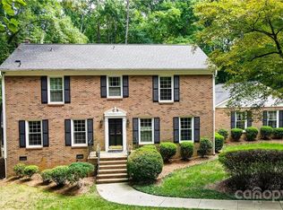 541 Harrogate Rd, Matthews, NC 28105