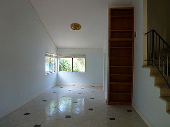 4th image of 25465 Mandarin Ct