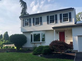 103 Willis Dr, Ewing, NJ 08628