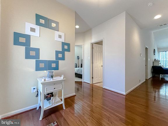 5th image of 22252 Scott Cir