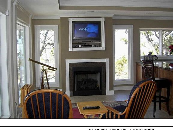 3rd image of 417 E Beach Dr