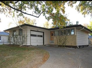 6911 Vine St, Lincoln, NE 68505