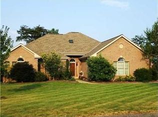 247 Arrowhead Ln, Eighty Four, PA