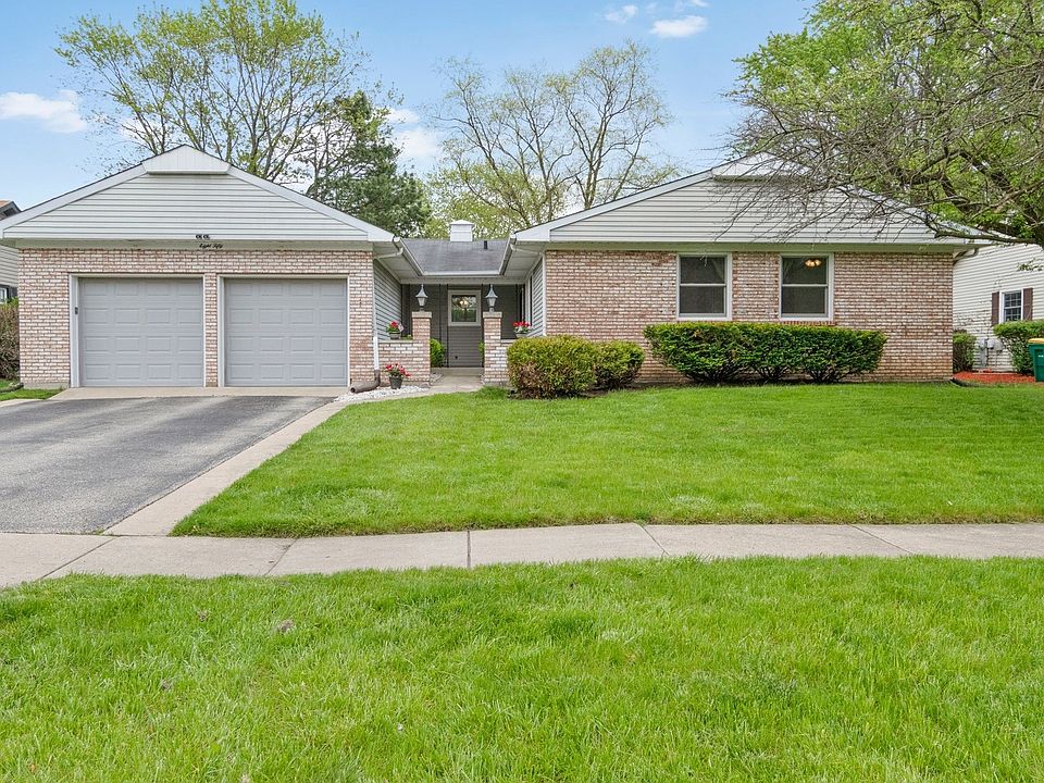1st image of 850 Aspen Dr