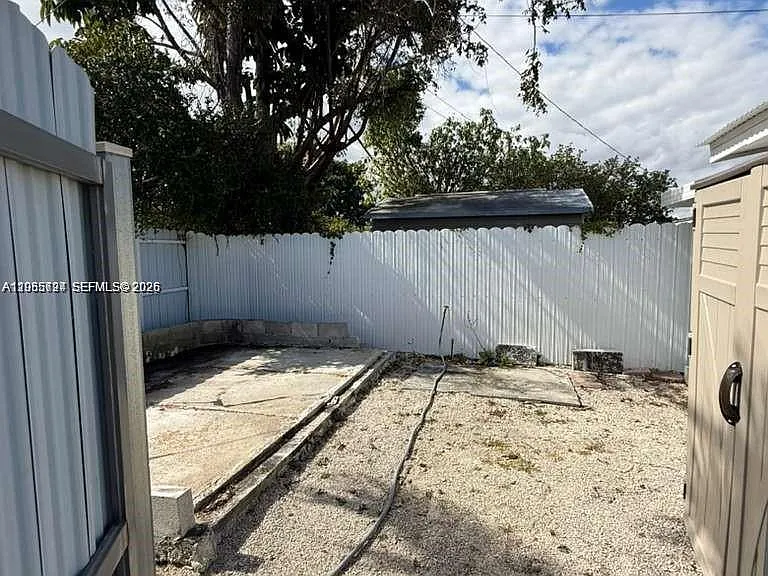19020 SW 91st Ave — Photo 25