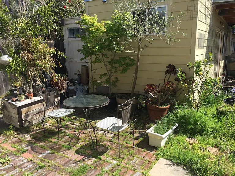 4182 Emerald St — Photo 16