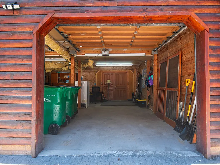 Garage 1