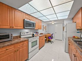 750 Egret Cir