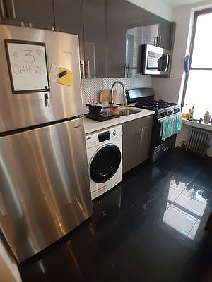4th image of 286 E 2nd St APT 3C