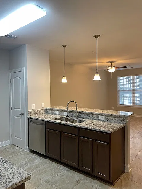 1 bed, 751 sqft, $1,575 — Photo 3