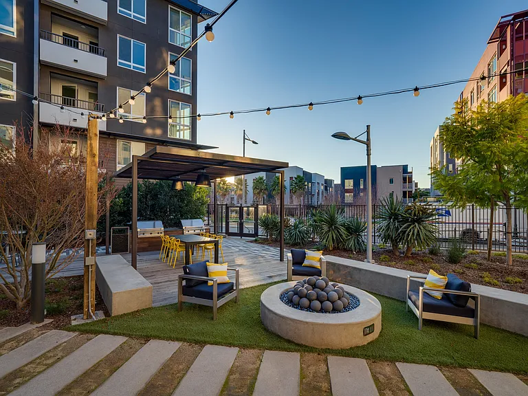 The Harlowe — Photo 12