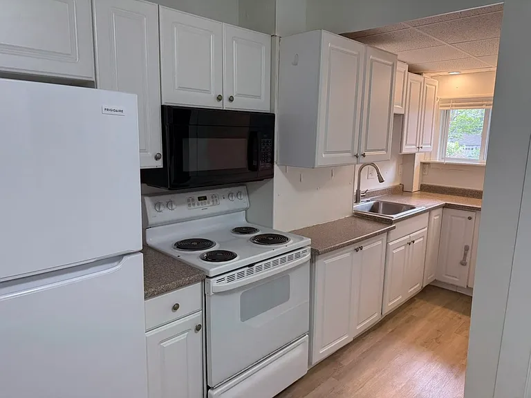 3 Berwick Rd #3 — Photo 9