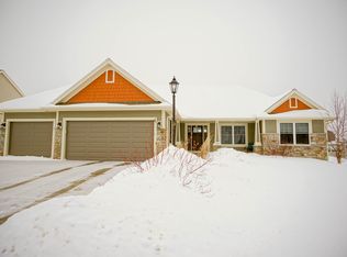3520 Olde Howell Rd, Waukesha, WI 53188