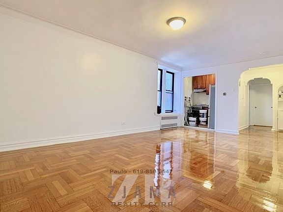5th image of 200 E 18th St APT 5F