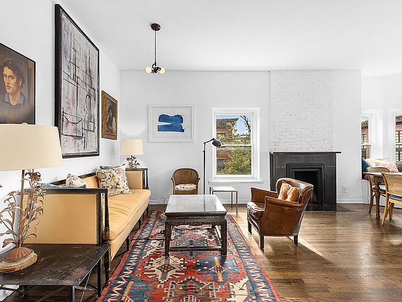 3rd image of 304 Henry St APT 4A