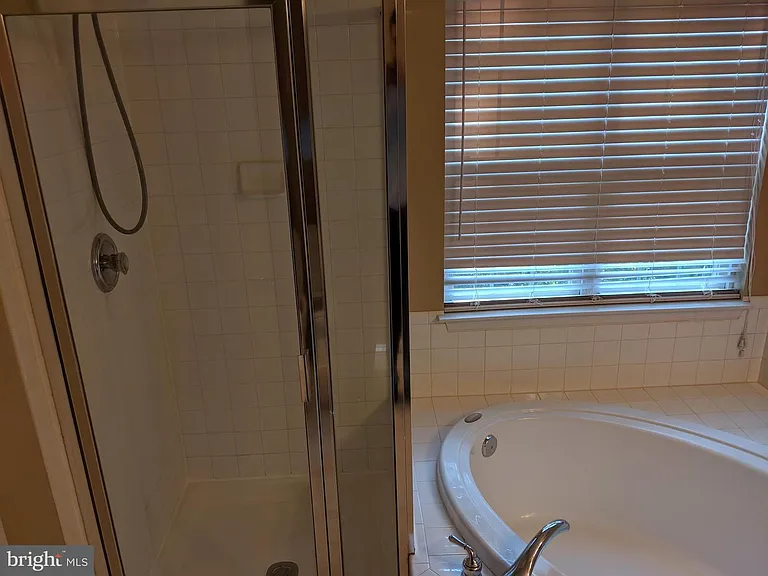 8544 Wyngate Manor Ct — Photo 17