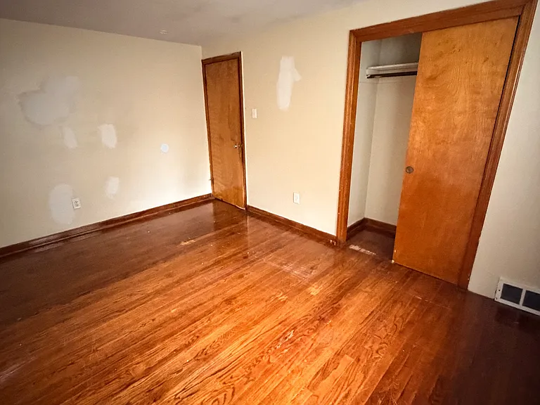 18 Townsend Ave — Photo 22