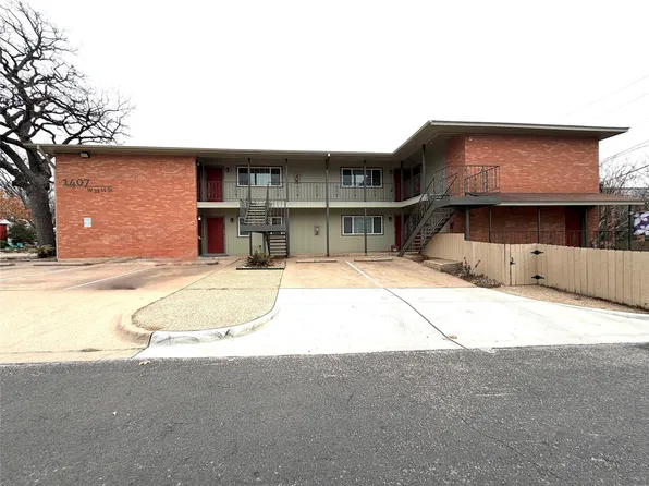 1407 W 39th 1/2 St APT 202, Austin, TX 78756