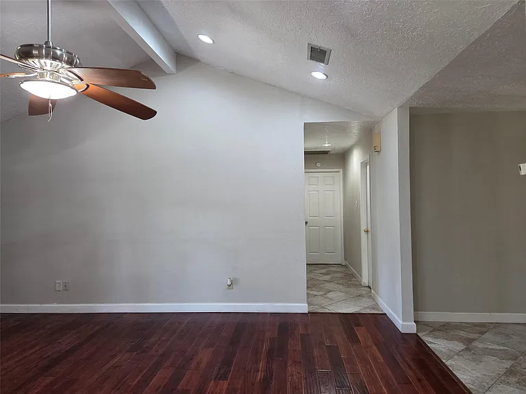 15415 Beechnut St — Photo 10
