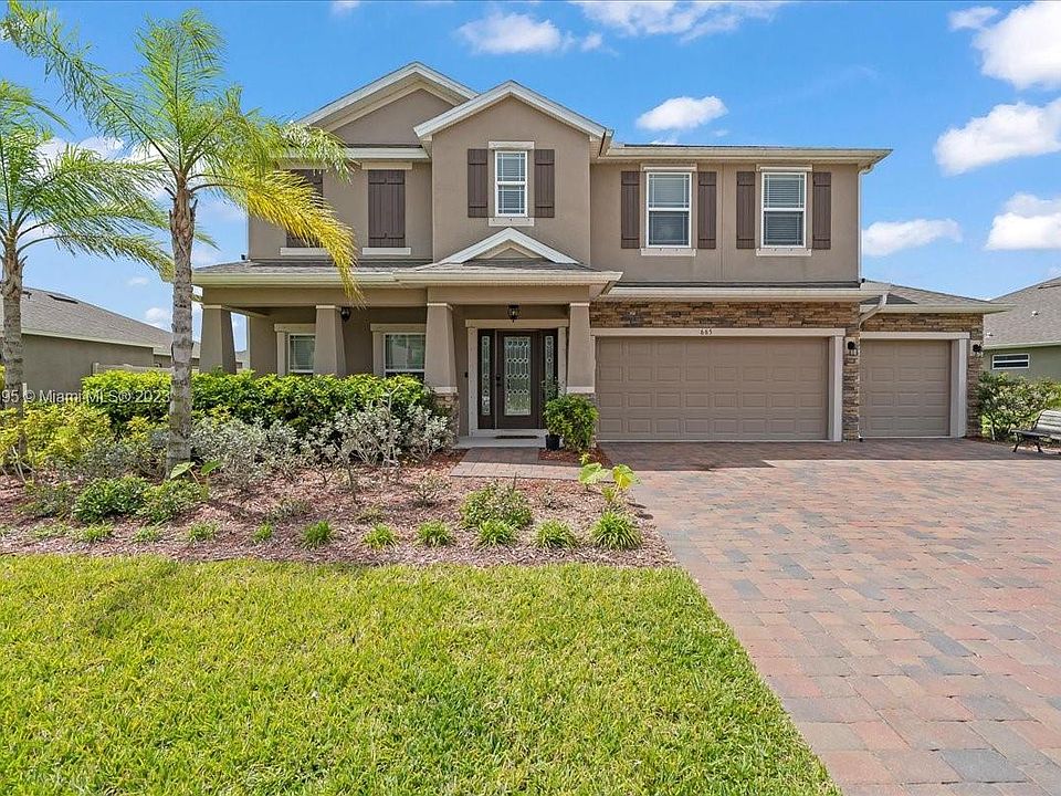 1st image of 665 SE Easton Forest Cir