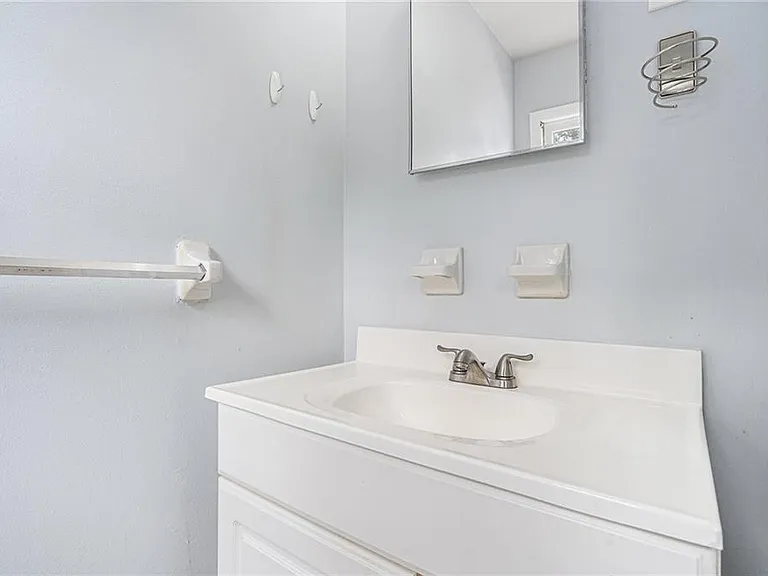 2839 Concord Dr — Photo 10