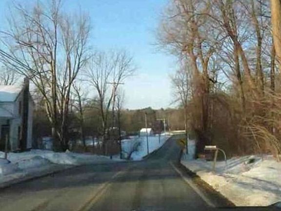 Exterior Neighborhood (street photo)