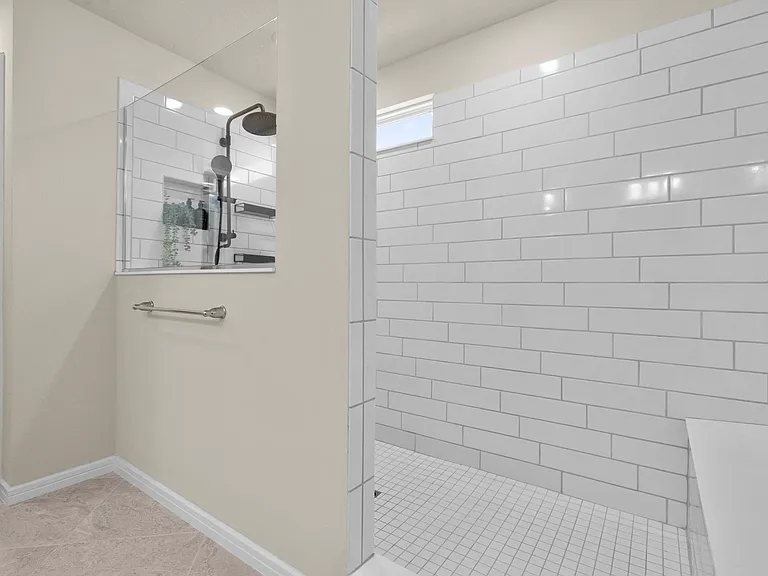 21051 Monza Loop — Photo 18